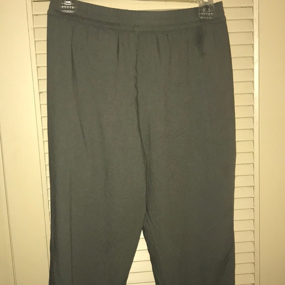‼️BOGO H & M Olive green high waist pants - Picture 5 of 5